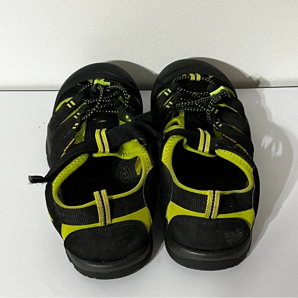 Keen Newport Black Green Waterproof Hiking Sport Sandals - Picture 5 of 6